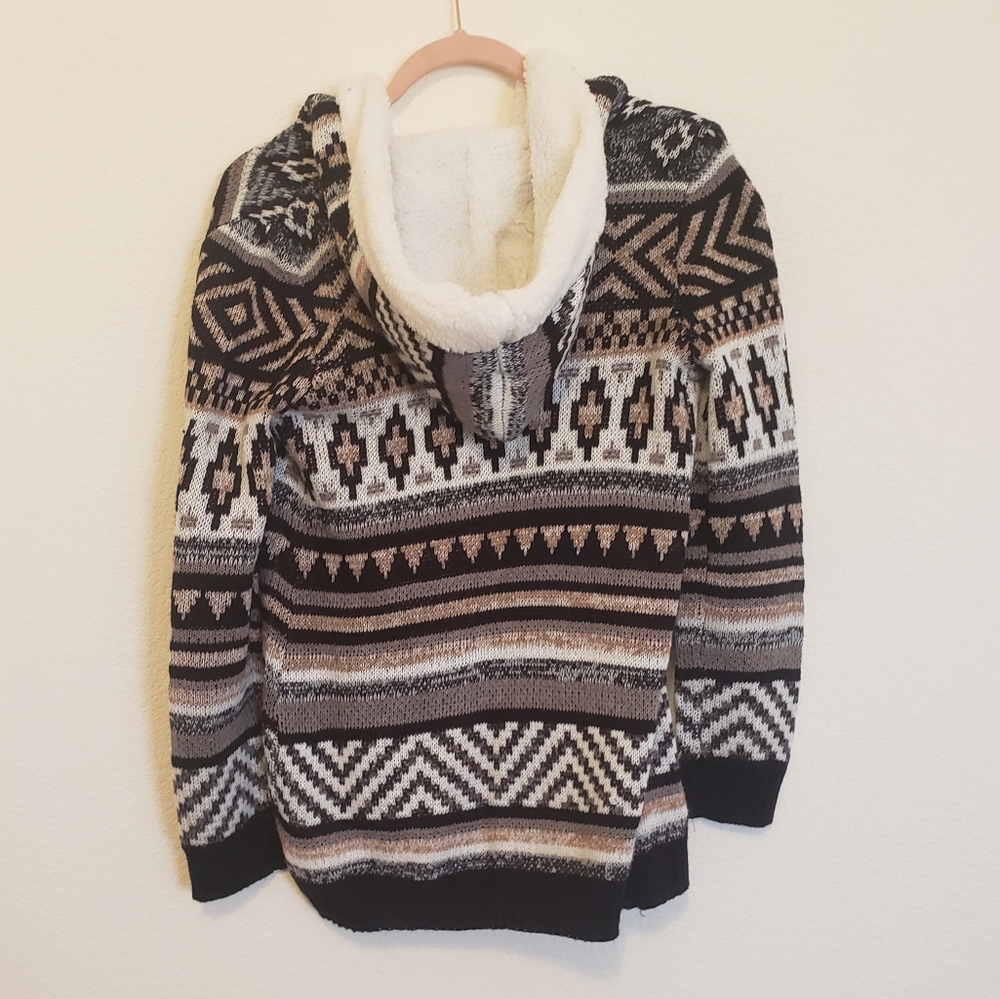 Sweater - Picture 2 of 3